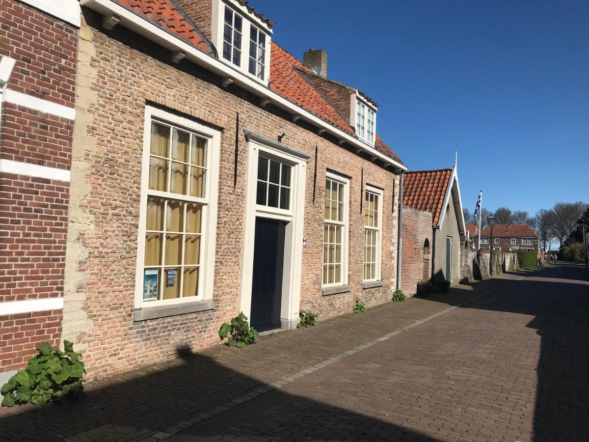 Tuinkamer In Monumentaal Pand Veere Eksteriør billede